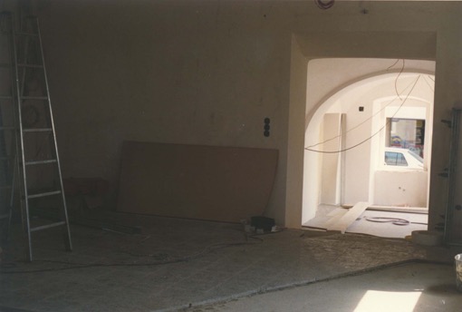 August 1990
