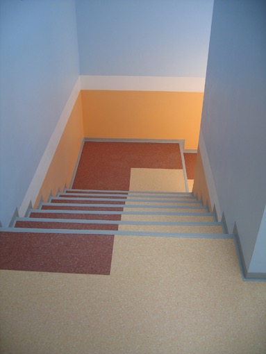 Stiege zum Bewegungsraum und Garten