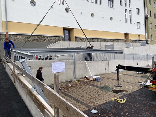 15. 11. 2021 Gel&auml;nder- und Carportmontage