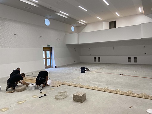 23. 08. 2021 Stadtsaal / Bodenlegearbeiten
