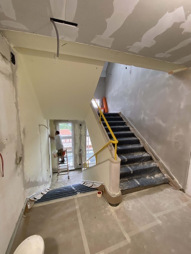 01. 07. 2021 Malerarbeiten im Stiegenhaus