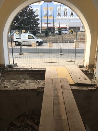 28. 08. 2019 Abbruch des Bodens im Eingang