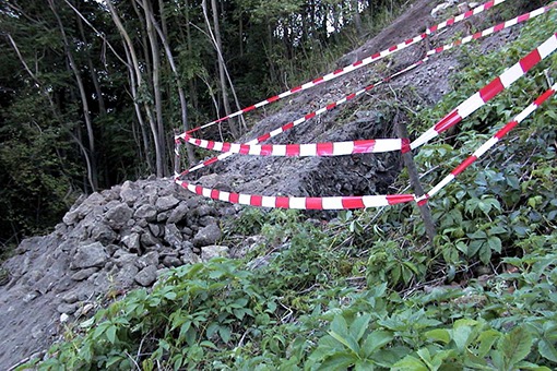25. 08. 1999 Probegrabung f&uuml;r St&uuml;tzen