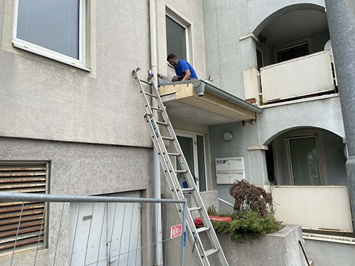 12. 04. 2021 Stiege 1 / Vordach wird vergr&ouml;ssert