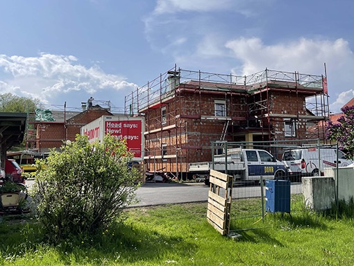 09. 05. 2022 Stiege 18, im HIntergrund Haus 24